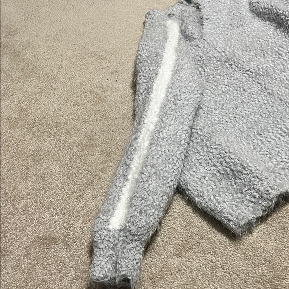 Cozy Gray Women's Sweater - Picture 2 of 7